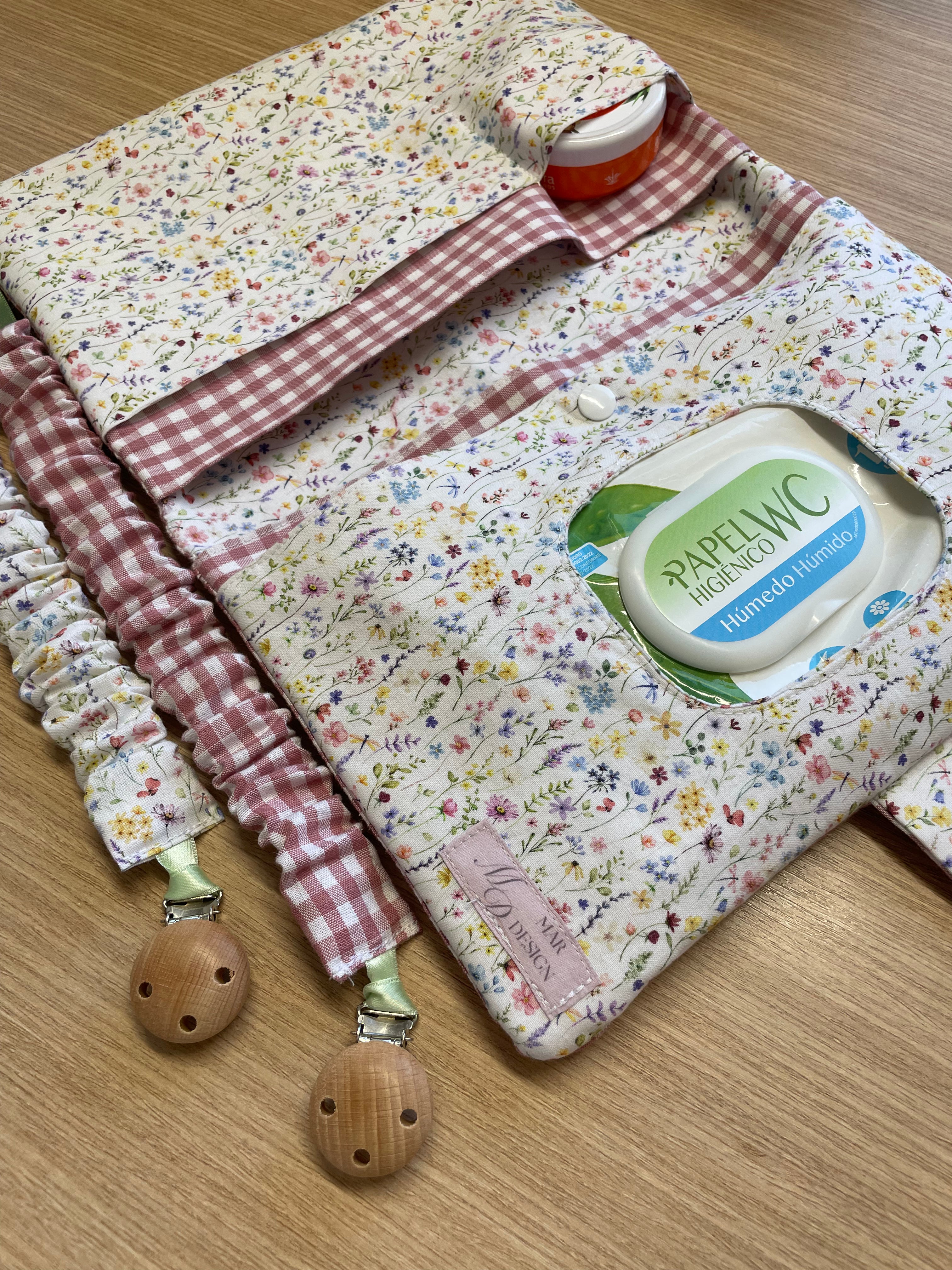 Organizer + pacifier clip